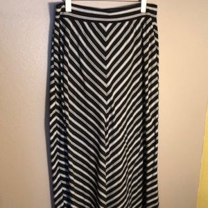 Black and white maxi skirt